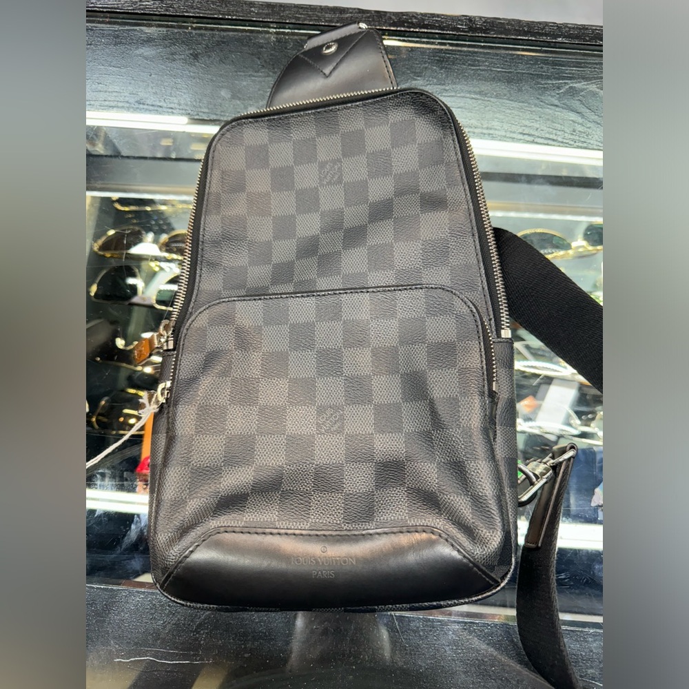 Louis Vuitton Messenger Bag (Pre Owned)
